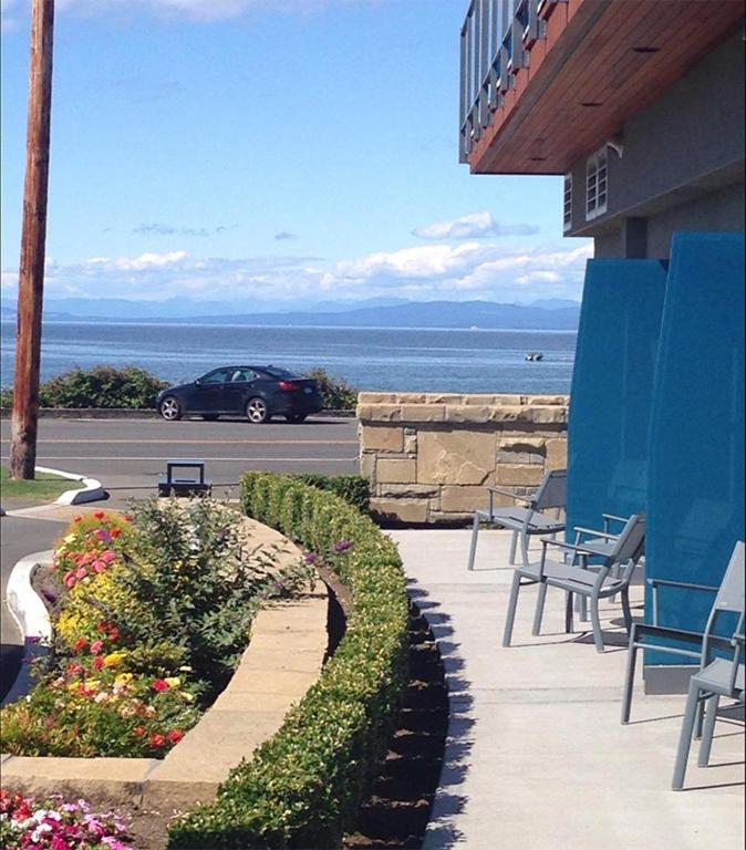 Qualicum Beach Inn Exteriör bild
