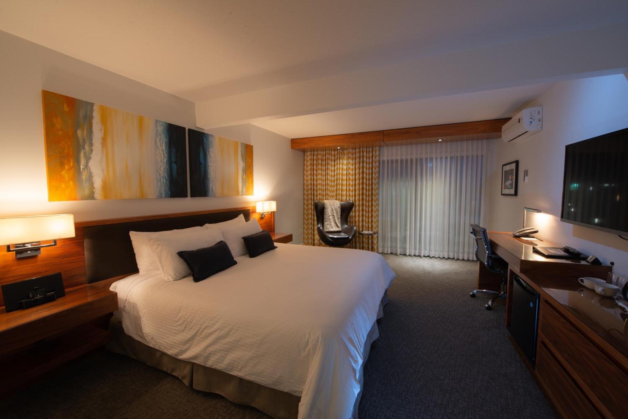 Qualicum Beach Inn Exteriör bild