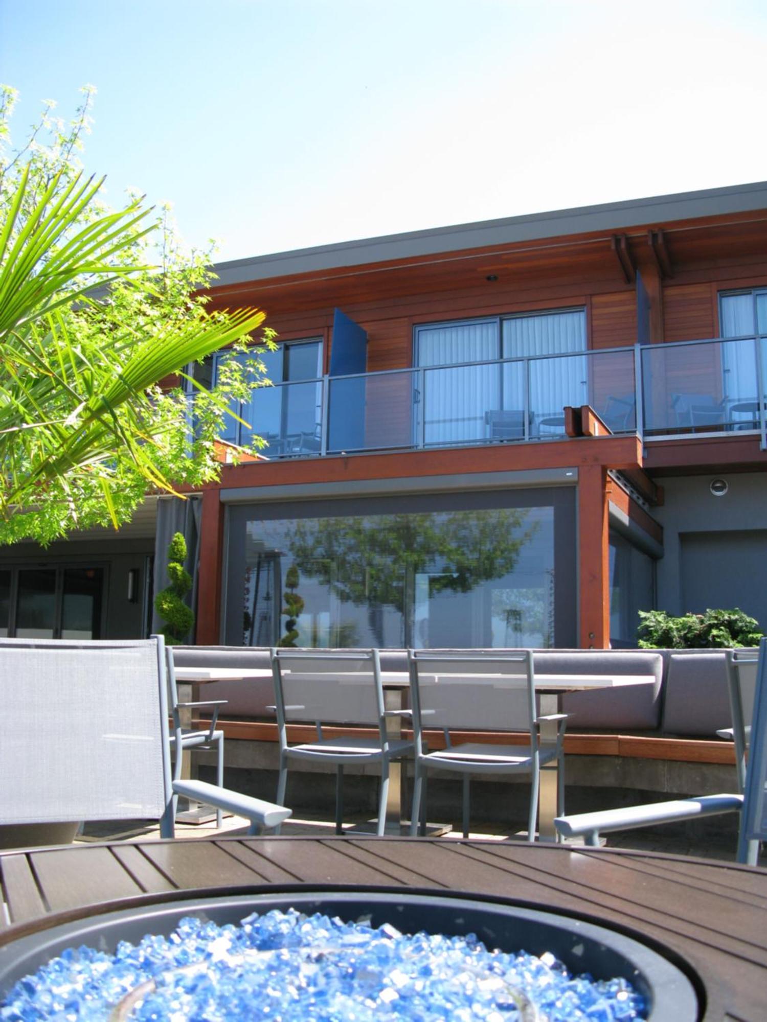 Qualicum Beach Inn Exteriör bild