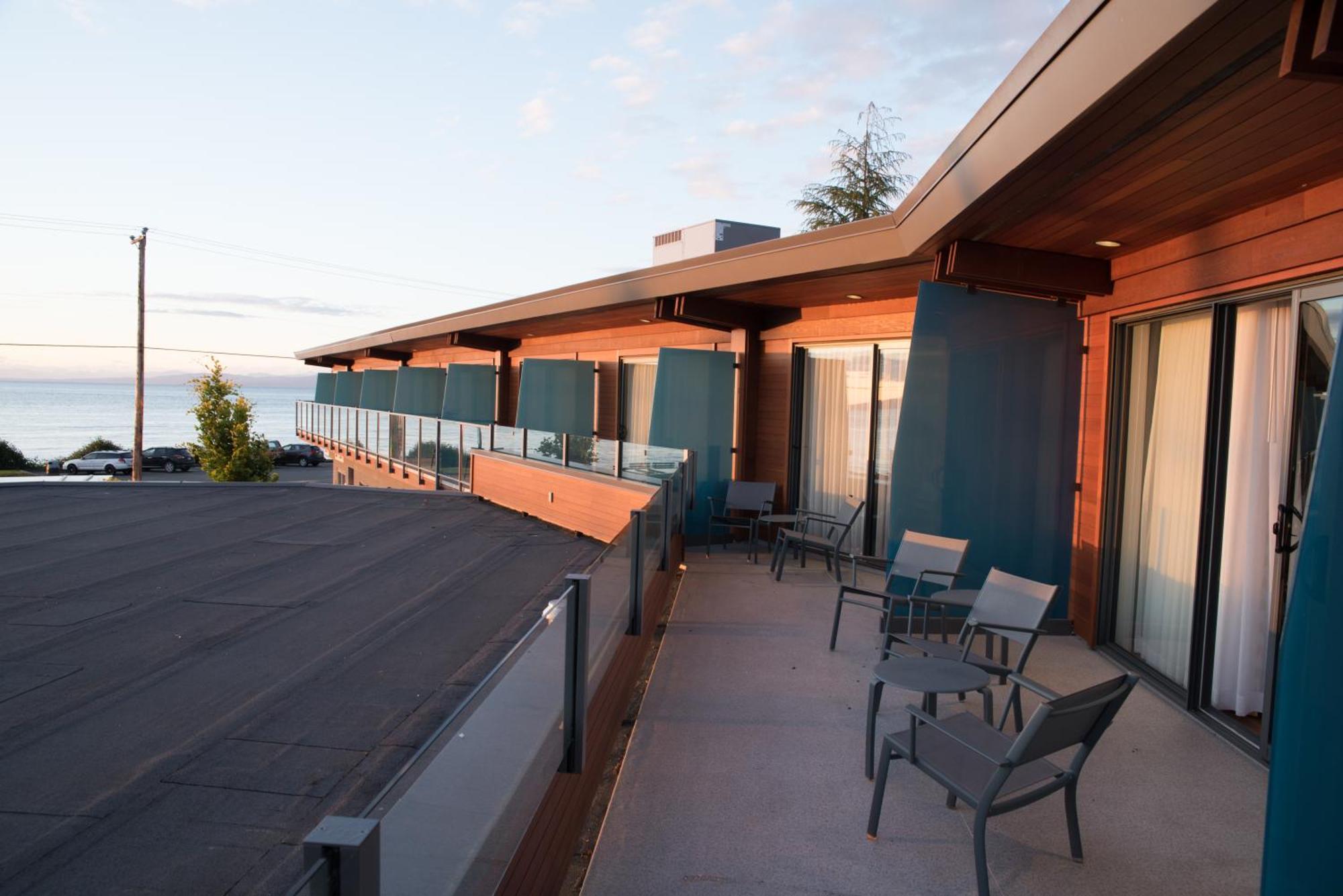 Qualicum Beach Inn Exteriör bild