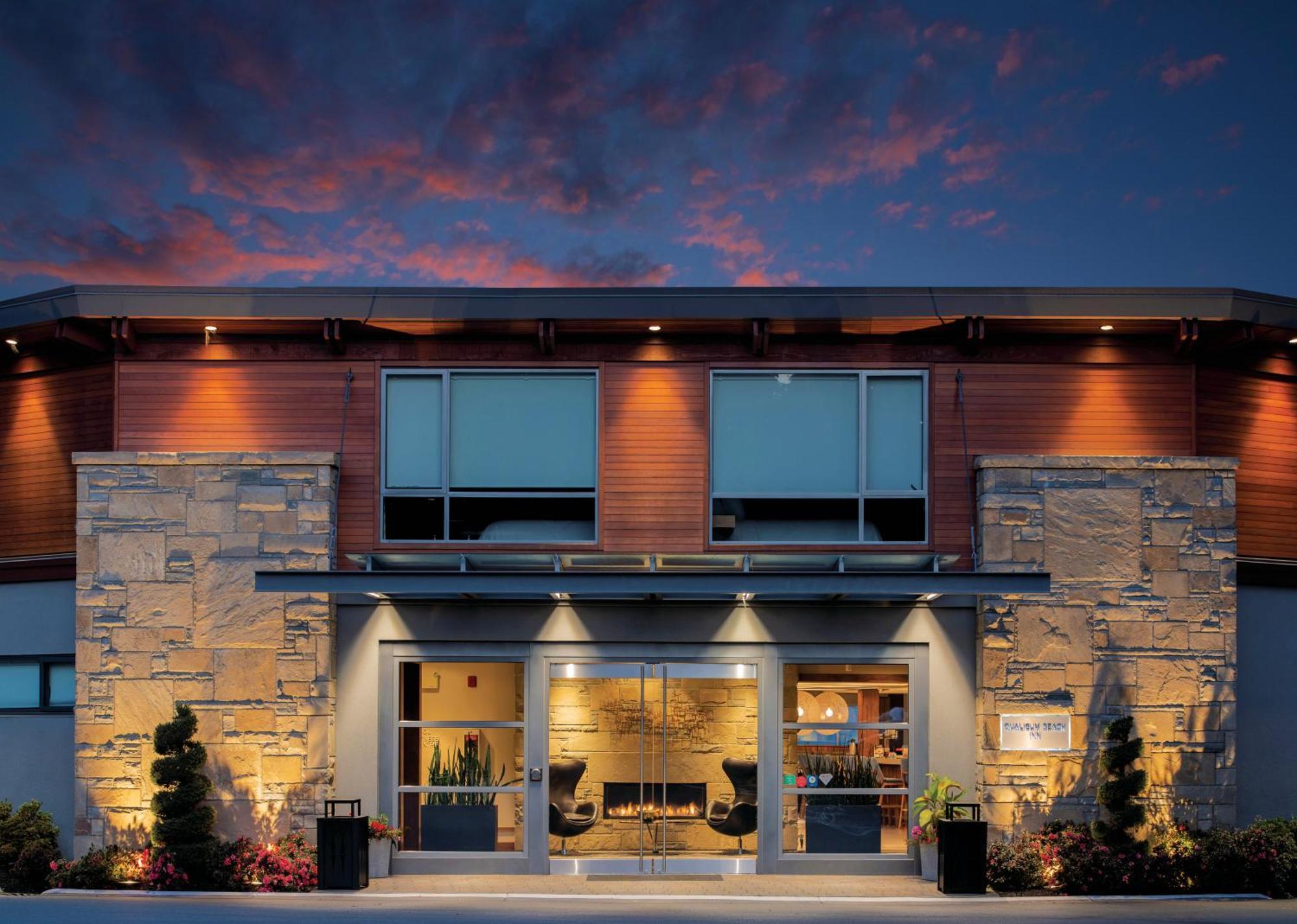 Qualicum Beach Inn Exteriör bild